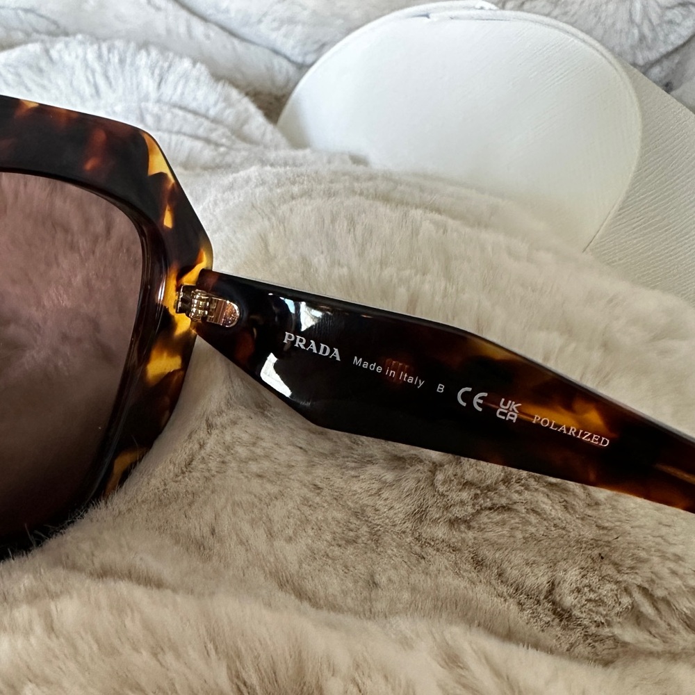 Prada Brown Oversized Glasses - Picture 8 of 12